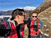 12 Terminata la salita nel bosco usciamo sui prati aperti con vista anche in Menna